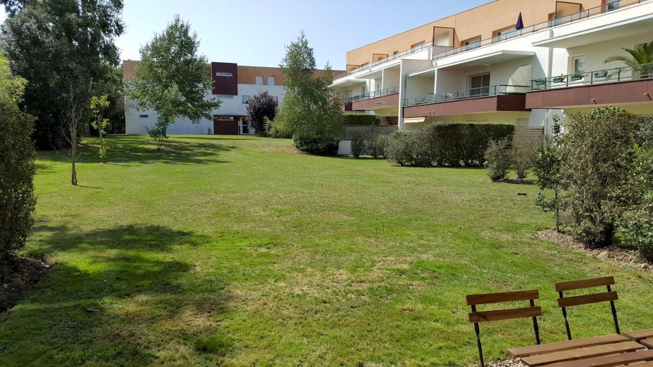 Charmant Studio Residence Avec Terrasse Jardin Au Centre De Vannes Exterior foto
